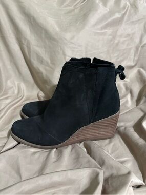 Toms Black Suede Wedge Ankle Booties with Back Bow